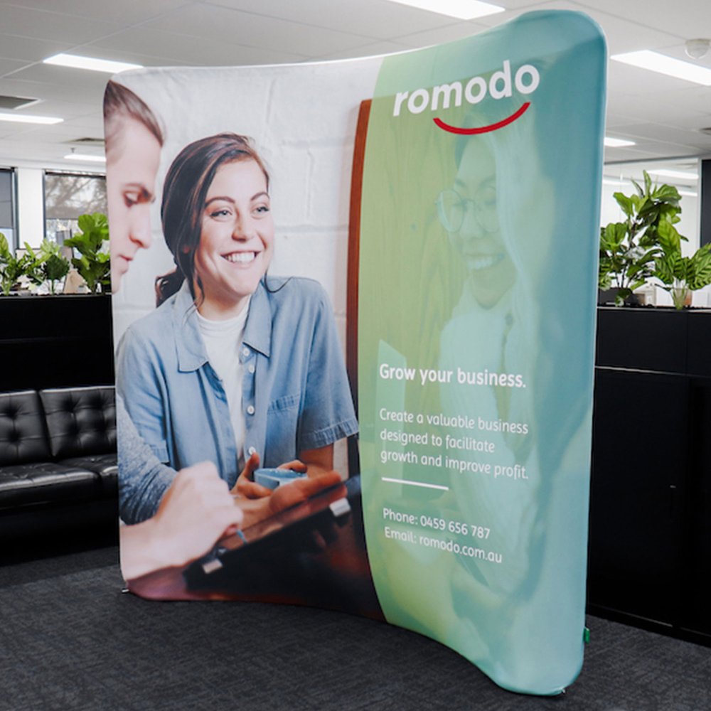 Curved Stretch Exhibition Wall 3m